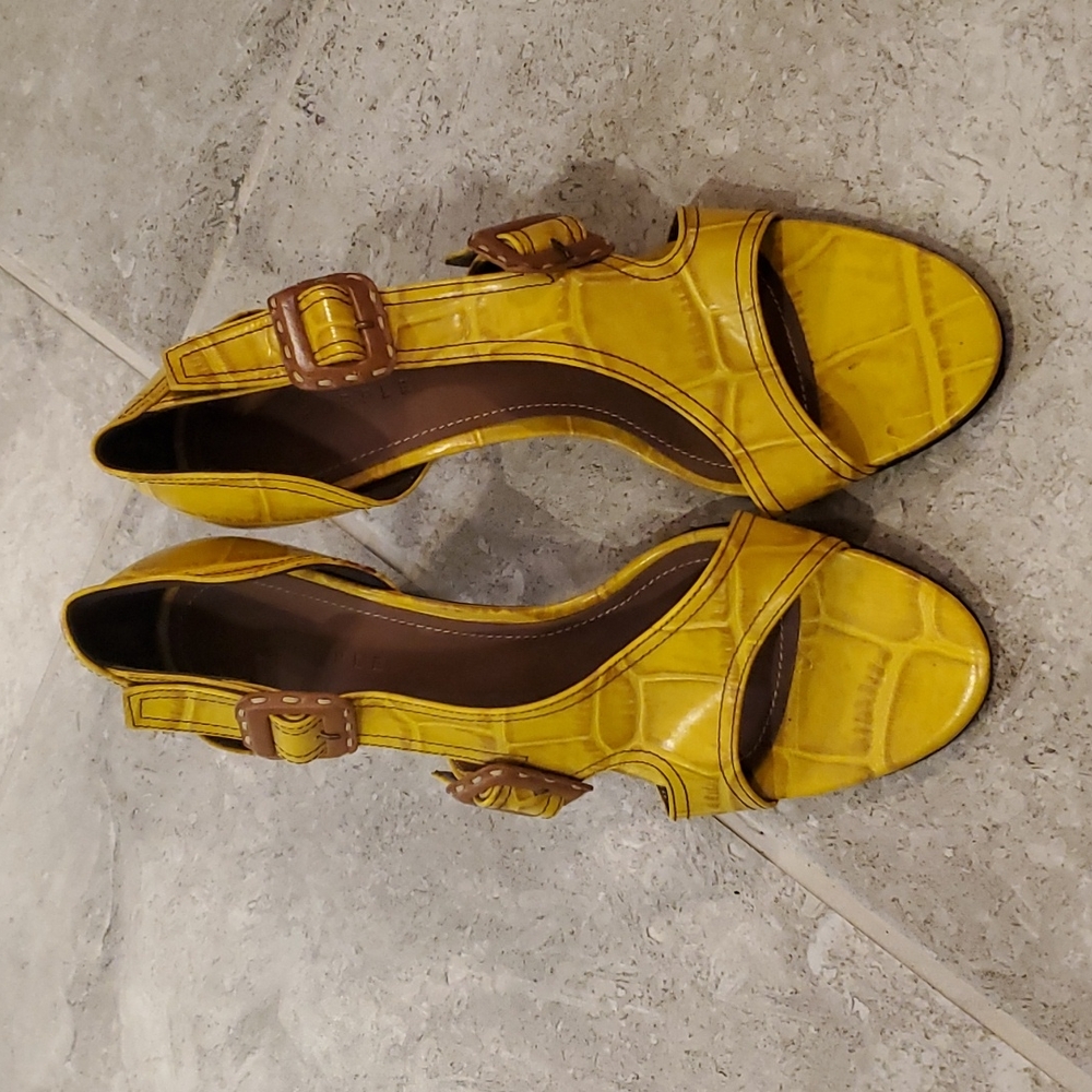 Yellow high heeled Sandals